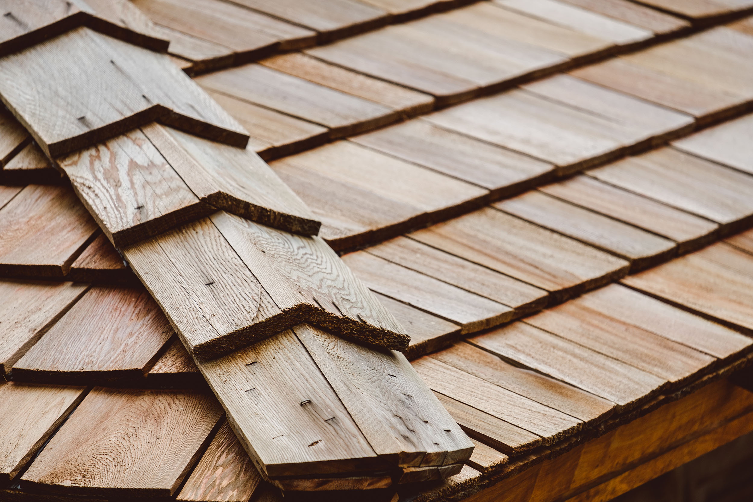 how long does a wood roof last